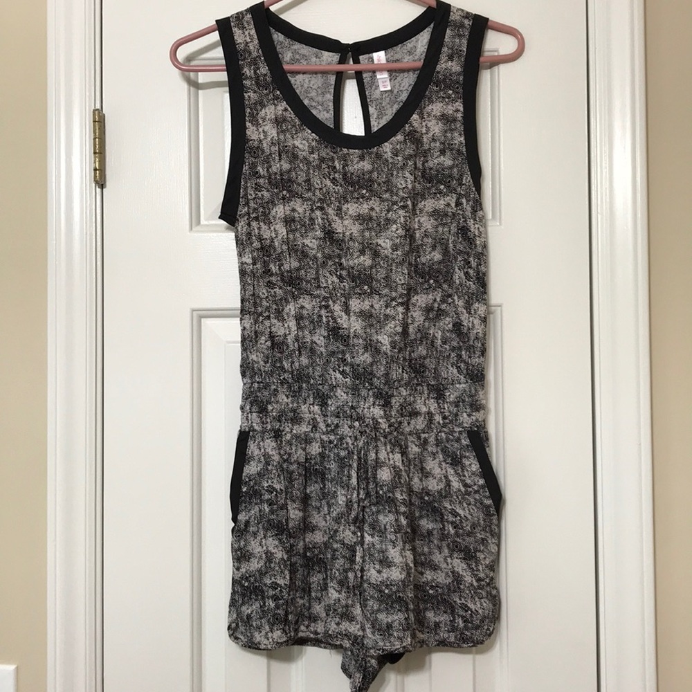 Xhilaration black and white romper